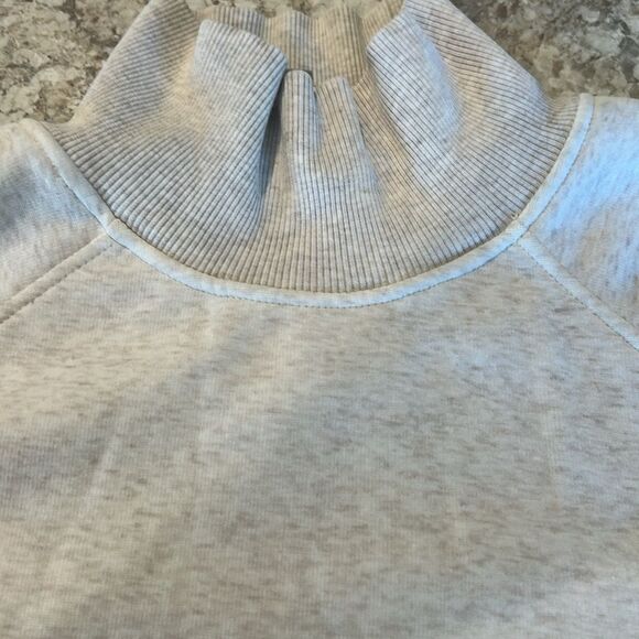 EUC Athleta Sweatshirt (size XS) - Picture 6 of 8